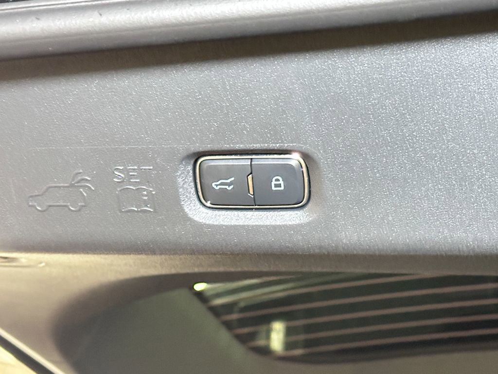 New 2026 Ford Expedition Platinum image 14