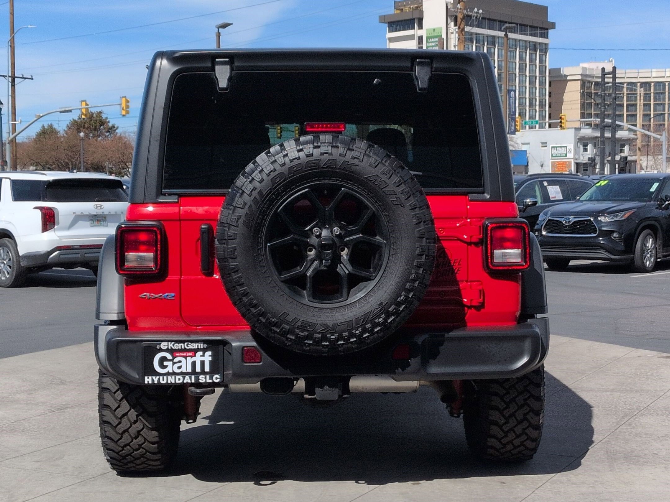 Used 2025 Jeep Wrangler Willys image 5