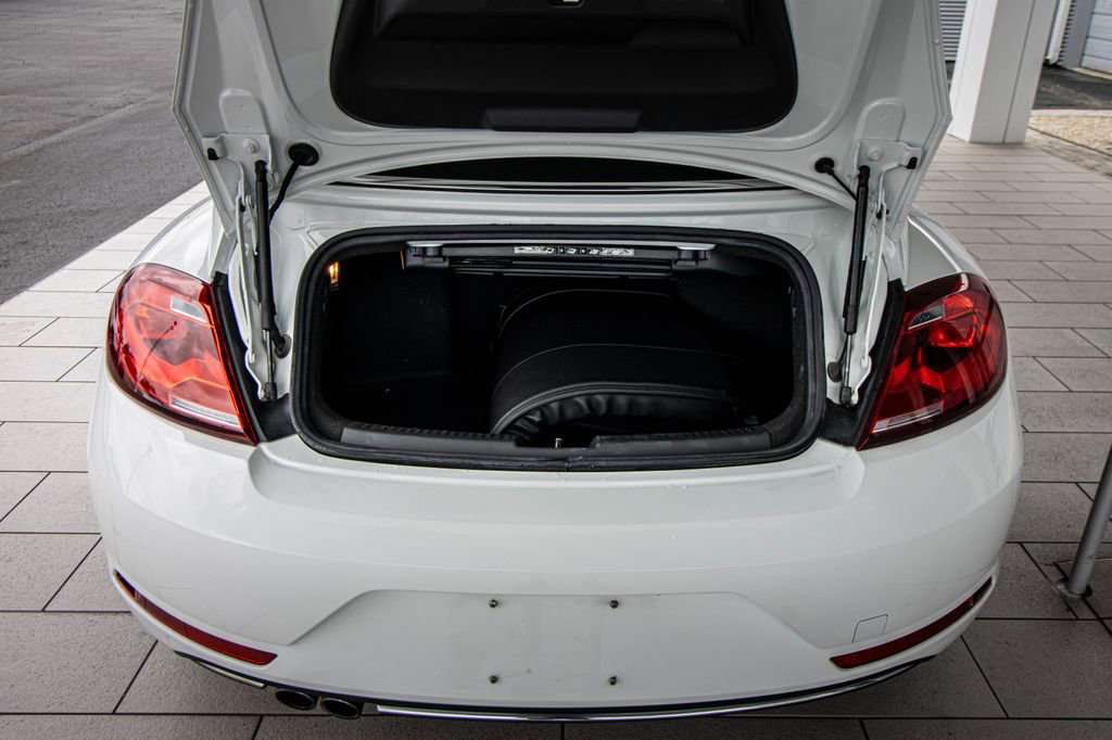 Used 2019 Volkswagen Beetle 2.0T SE FWD image 16