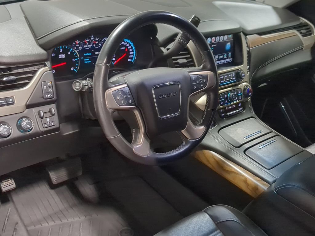 Used 2020 GMC Yukon XL Denali w/ Open Road Package AWD/4WD image 12