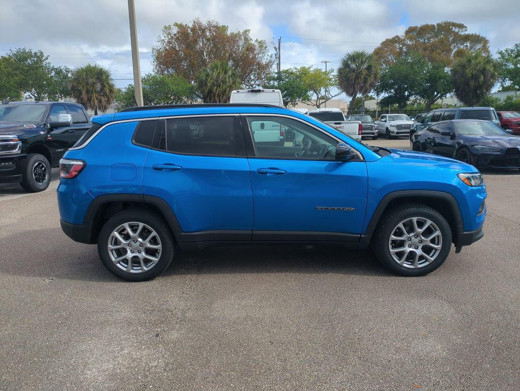 Used 2022 Jeep Compass Latitude w/ Sun and Sound Group image 5