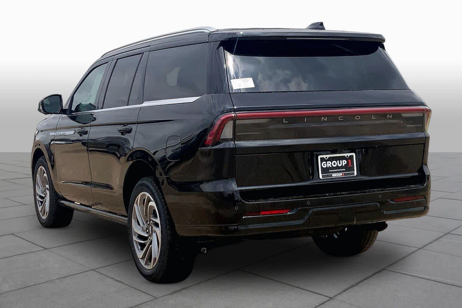 New 2026 Lincoln Navigator Reserve AWD/4WD image 12