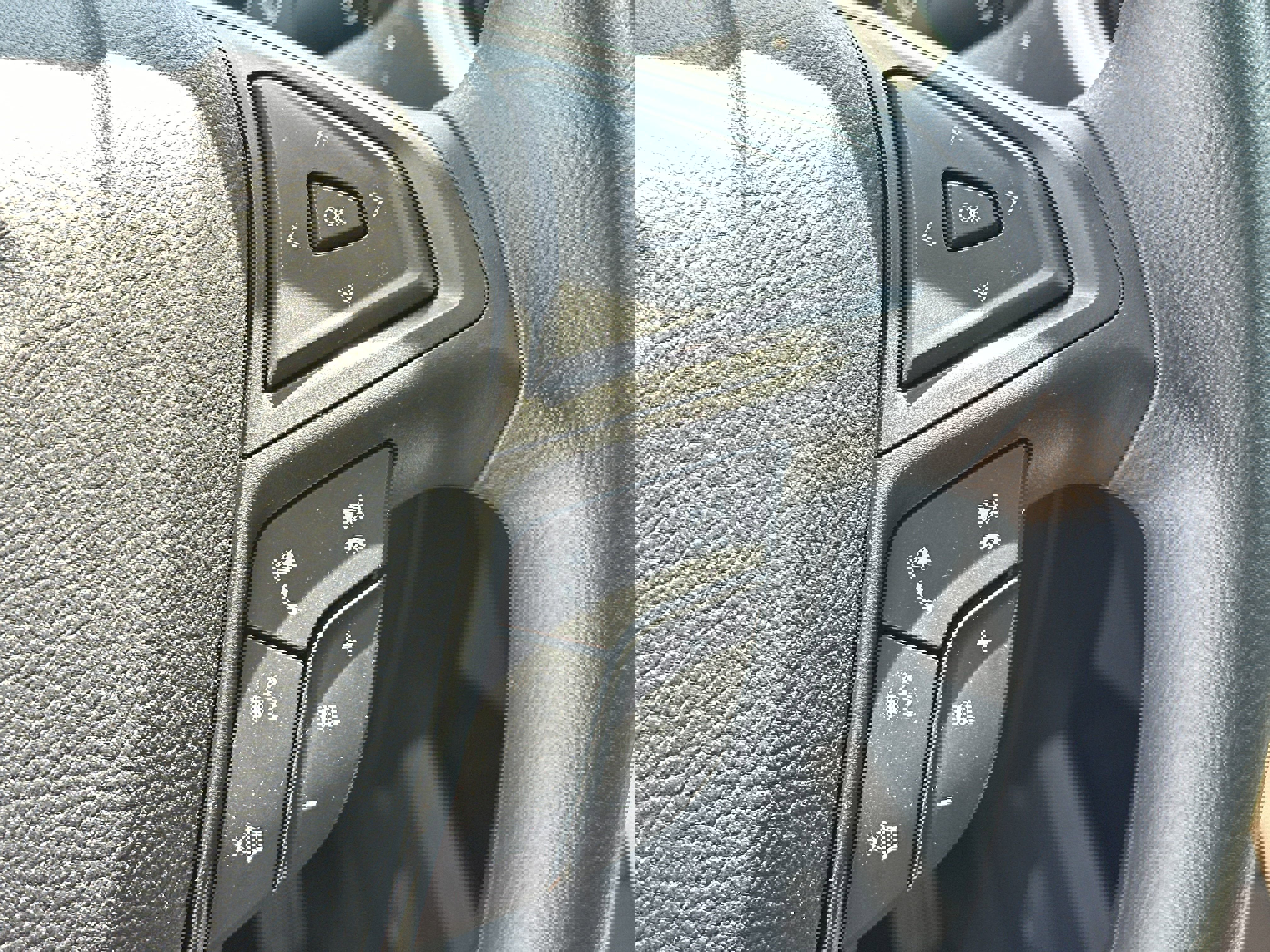 New 2024 Ford Edge SE image 16