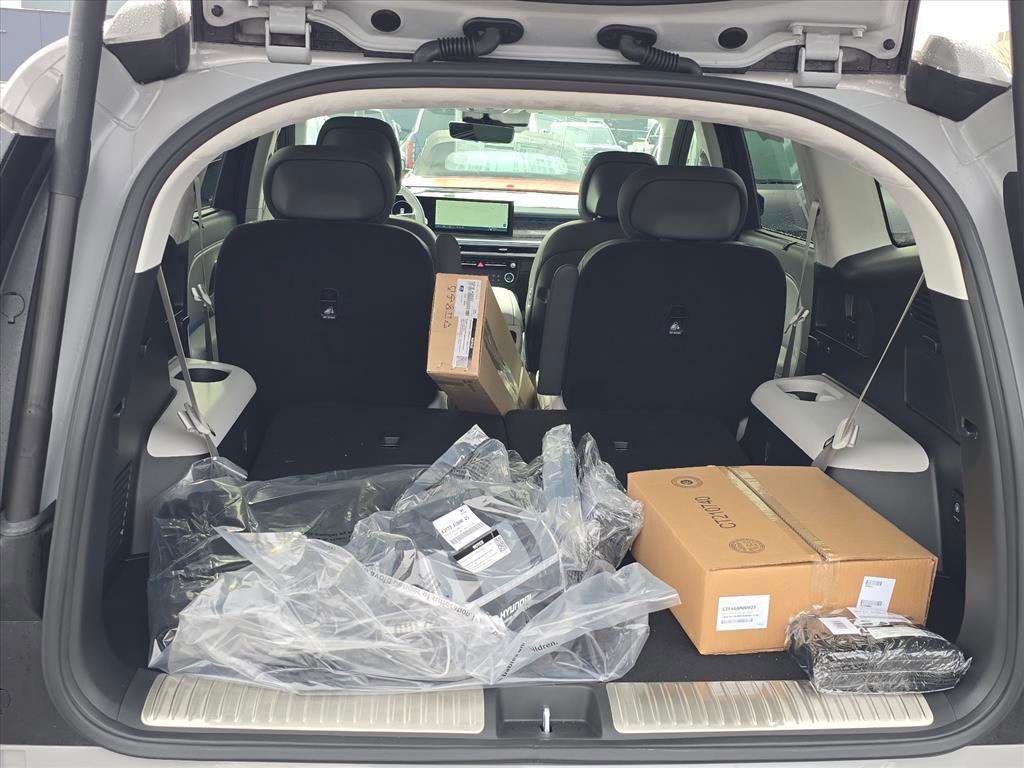 New 2026 Hyundai Ioniq 9 Calligraphy image 13