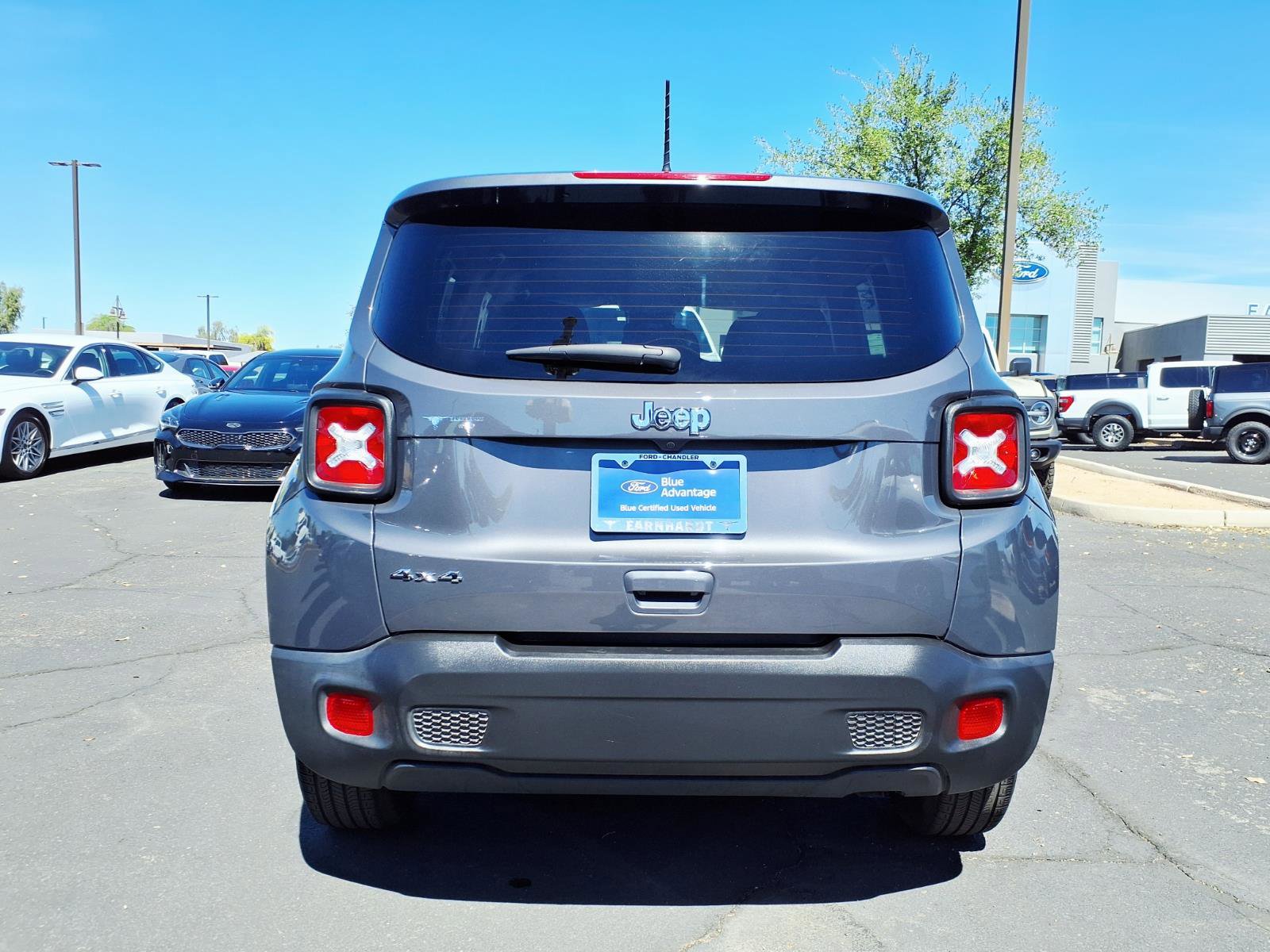 Used 2023 Jeep Renegade Latitude image 4