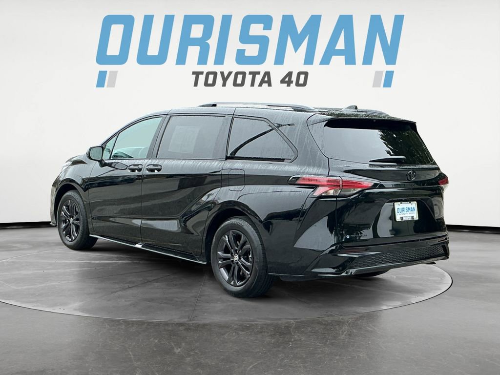 Certified 2026 Toyota Sienna XSE image 6