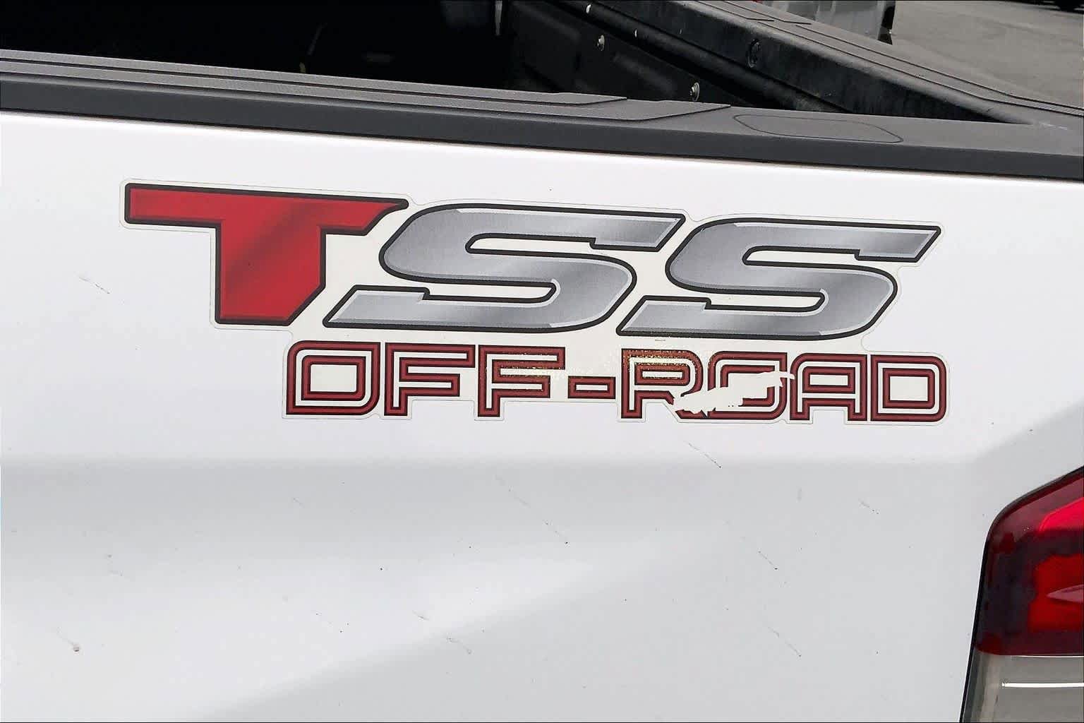 Used 2018 Toyota Tundra SR5 w/ SR5 Upgrade Package image 30