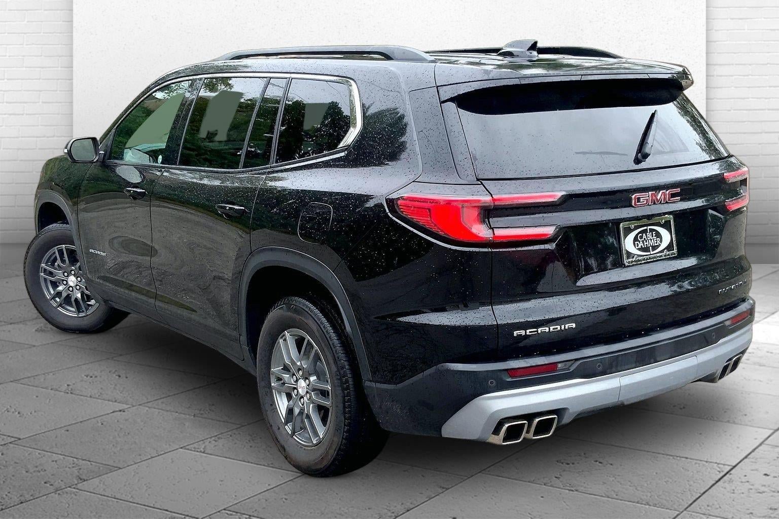 Used 2025 GMC Acadia Elevation FWD image 11