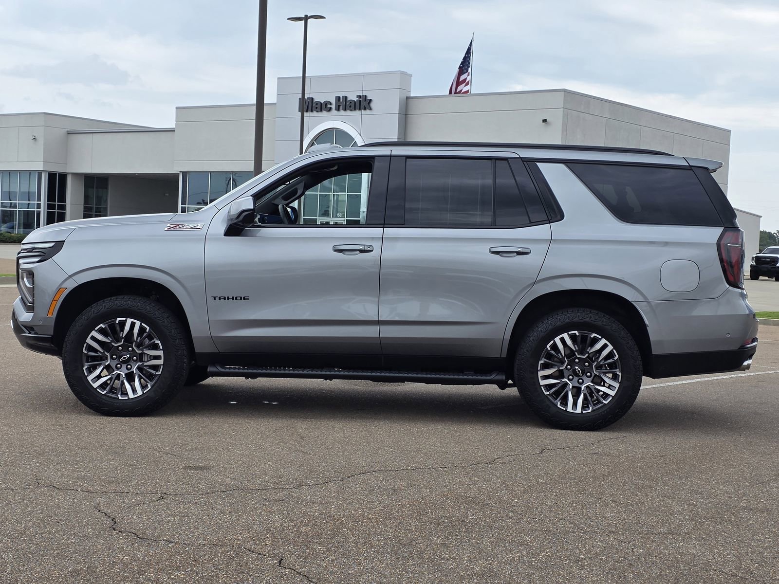 Used 2025 Chevrolet Tahoe Z71 AWD/4WD image 8