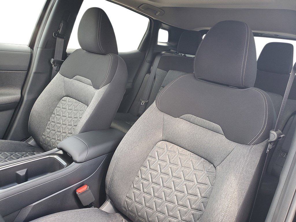 New 2026 Nissan Kicks SV w/ SV Premium Package image 30