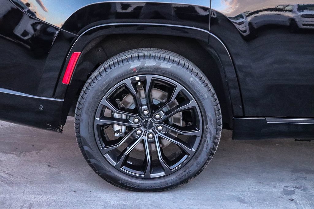 New 2026 Jeep Grand Wagoneer Summit AWD/4WD image 12