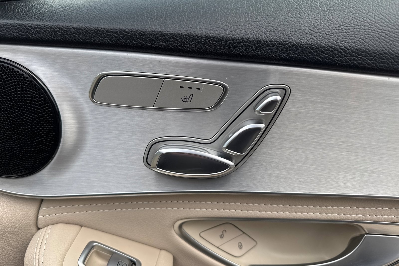 Used 2016 Mercedes-Benz C 300 4MATIC Sedan image 22