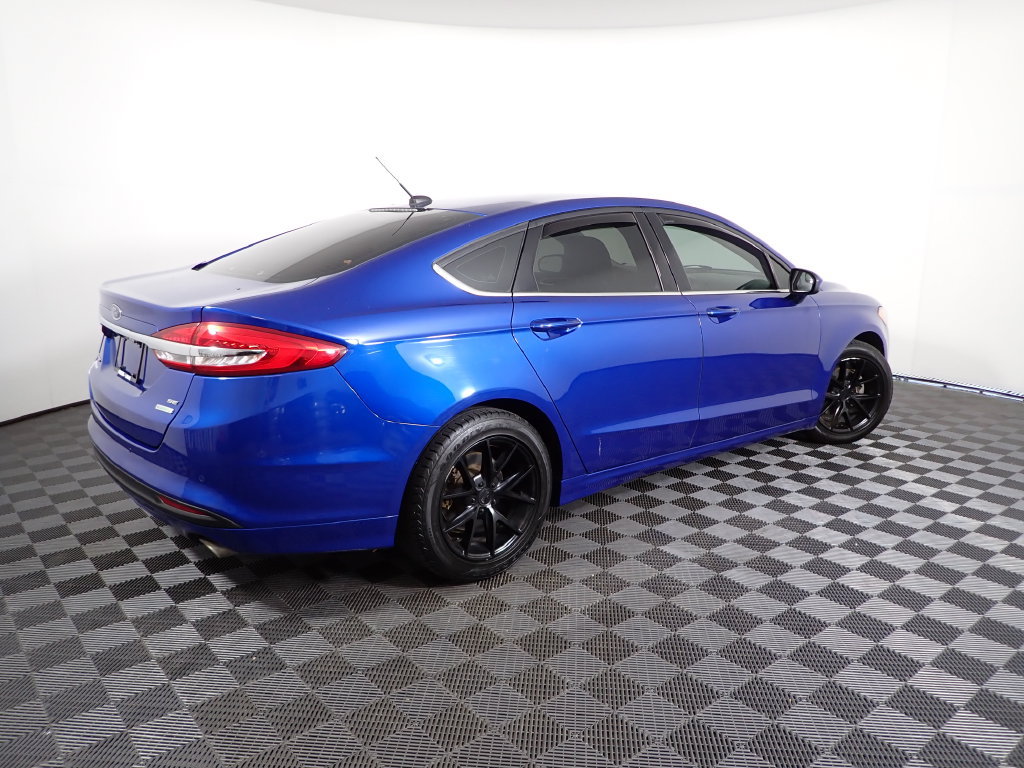 Used 2017 Ford Fusion SE w/ Fusion SE Technology Package FWD image 16