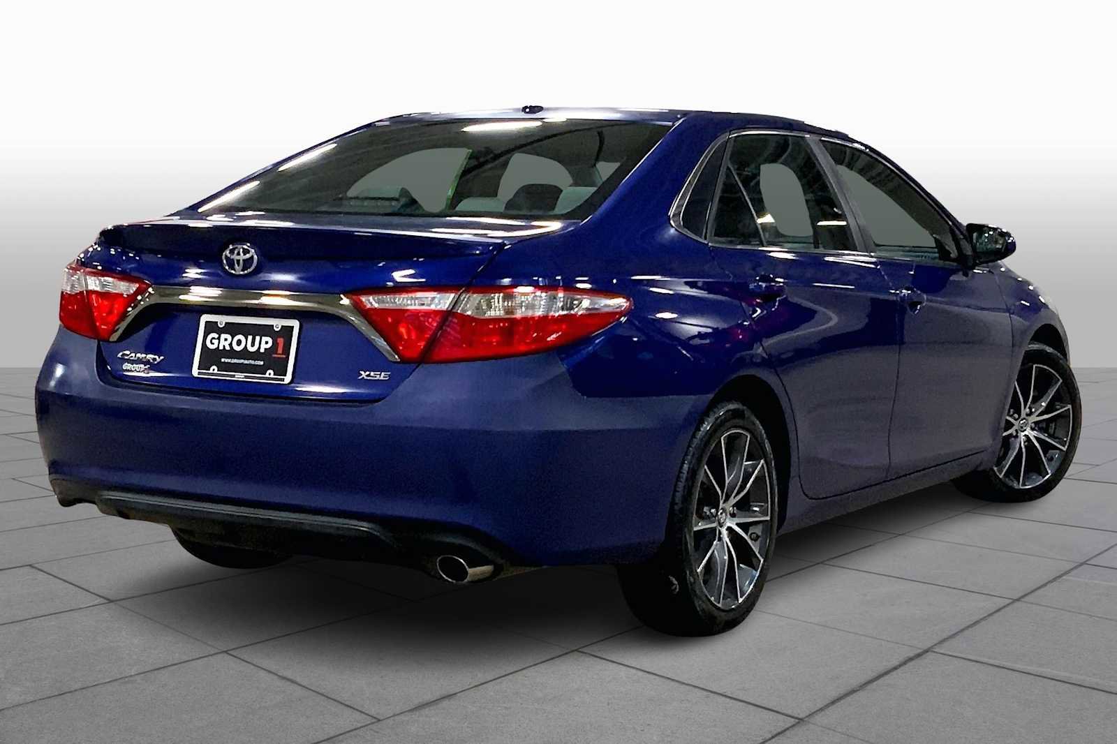 Used 2015 Toyota Camry XSE image 13