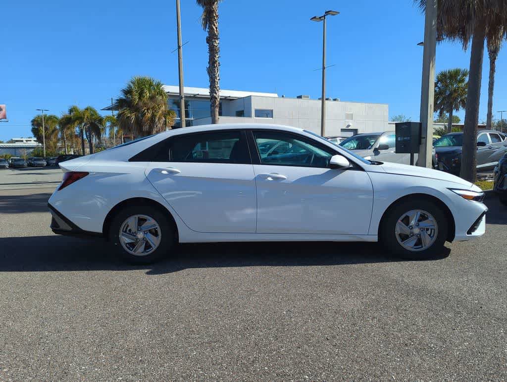 New 2026 Hyundai Elantra SE image 7