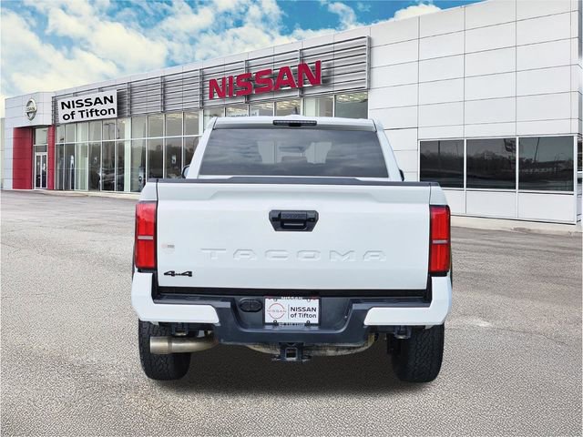 Used 2024 Toyota Tacoma TRD Off-Road image 5