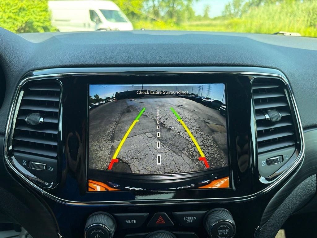 Certified 2020 Jeep Grand Cherokee Laredo w/ Quick Order Package 2BN North AWD/4WD image 26