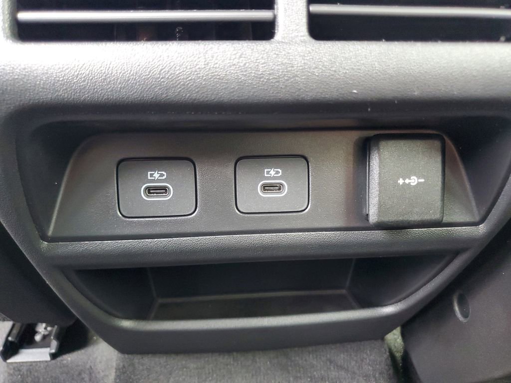 New 2026 Land Rover Discovery Sport Landmark AWD/4WD image 32