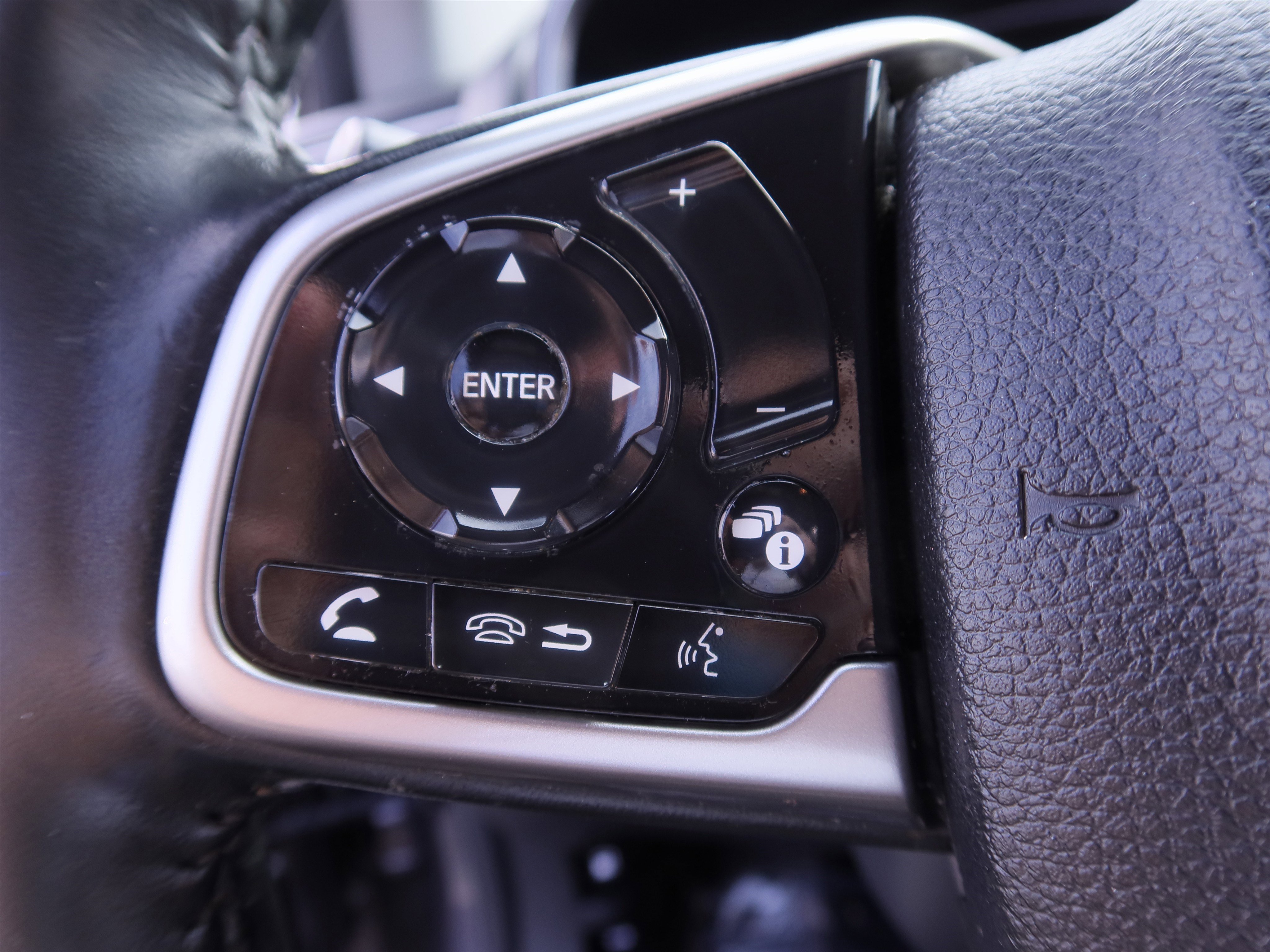 Used 2020 Honda CR-V Touring image 24