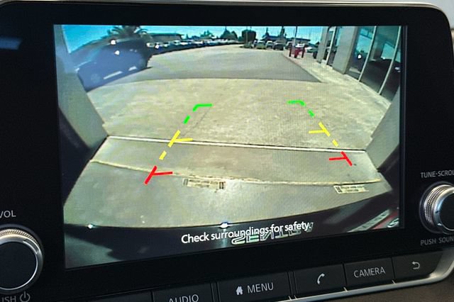 Used 2024 Nissan Sentra SV FWD image 21