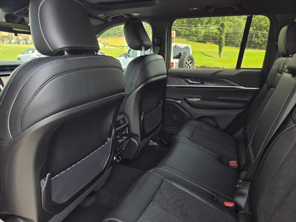 New 2026 Jeep Grand Cherokee Altitude RWD image 29