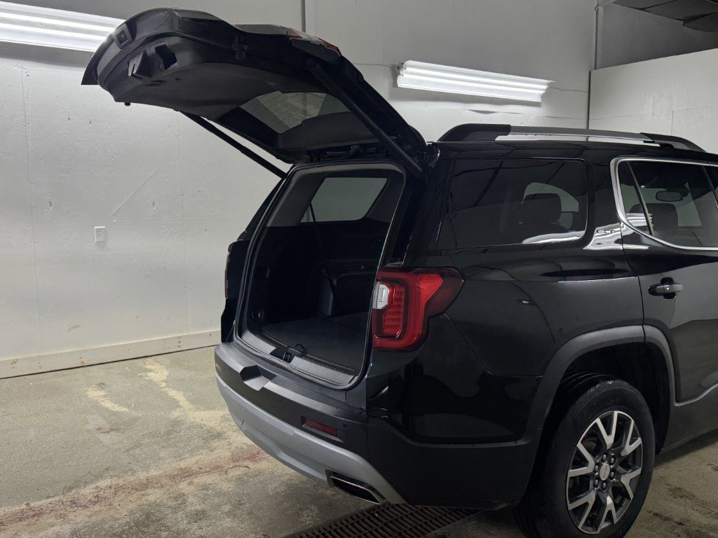 Used 2023 GMC Acadia SLT image 50