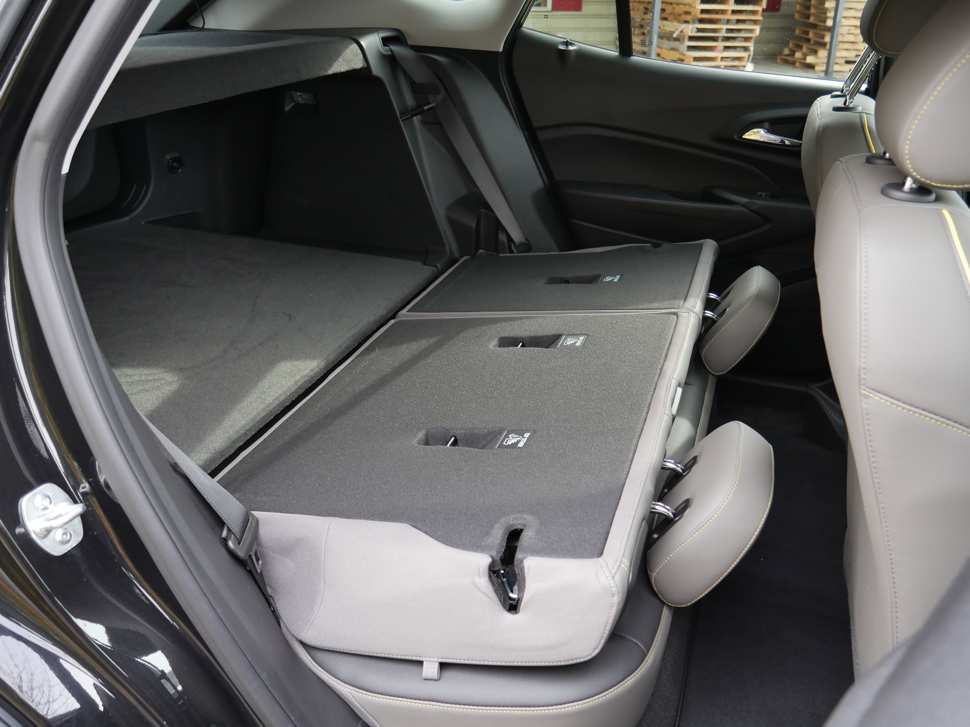 Used 2025 Chevrolet Trax ACTIV w/ Driver Confidence Package image 26