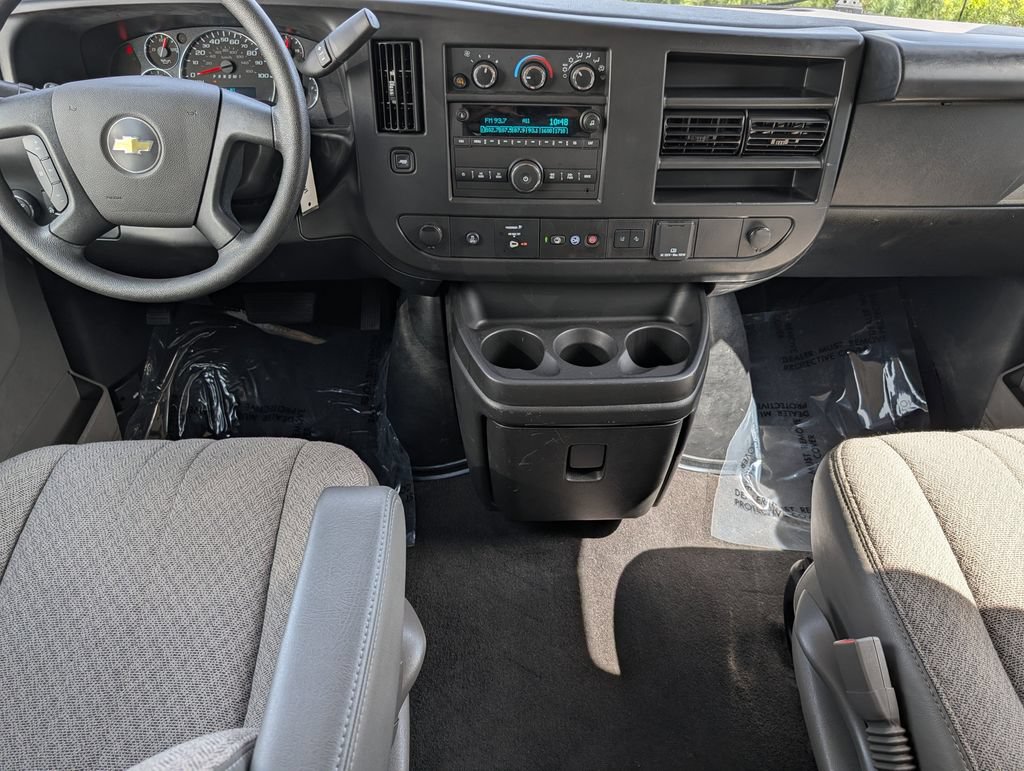 Used 2025 Chevrolet Express 3500 LT w/ LT Preferred Equipment Group RWD image 18