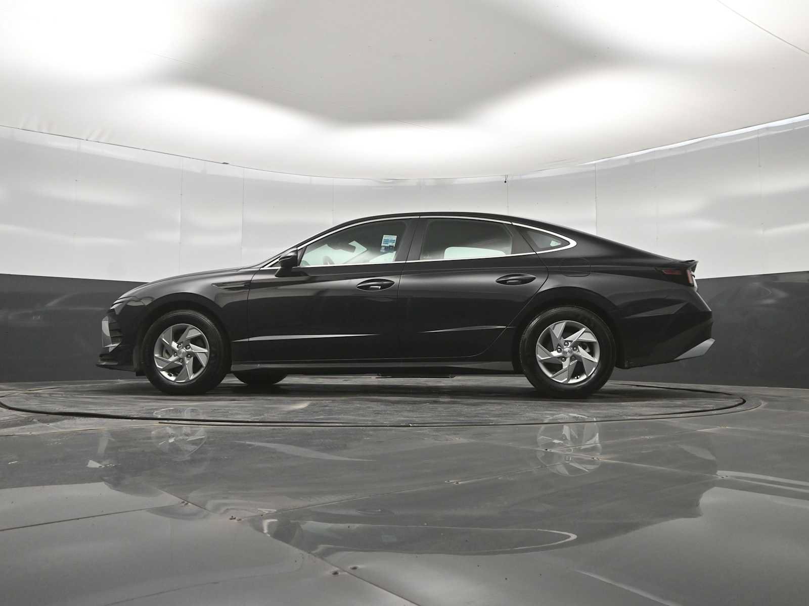 Used 2025 Hyundai Sonata SE FWD image 36