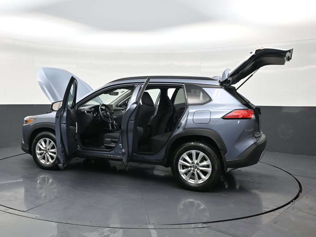 Used 2024 Toyota Corolla Cross LE image 31
