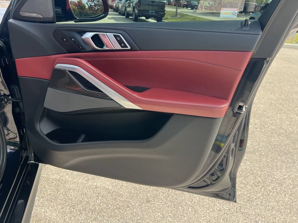 Used 2020 BMW X6 M50i w/ Executive Package AWD/4WD image 40