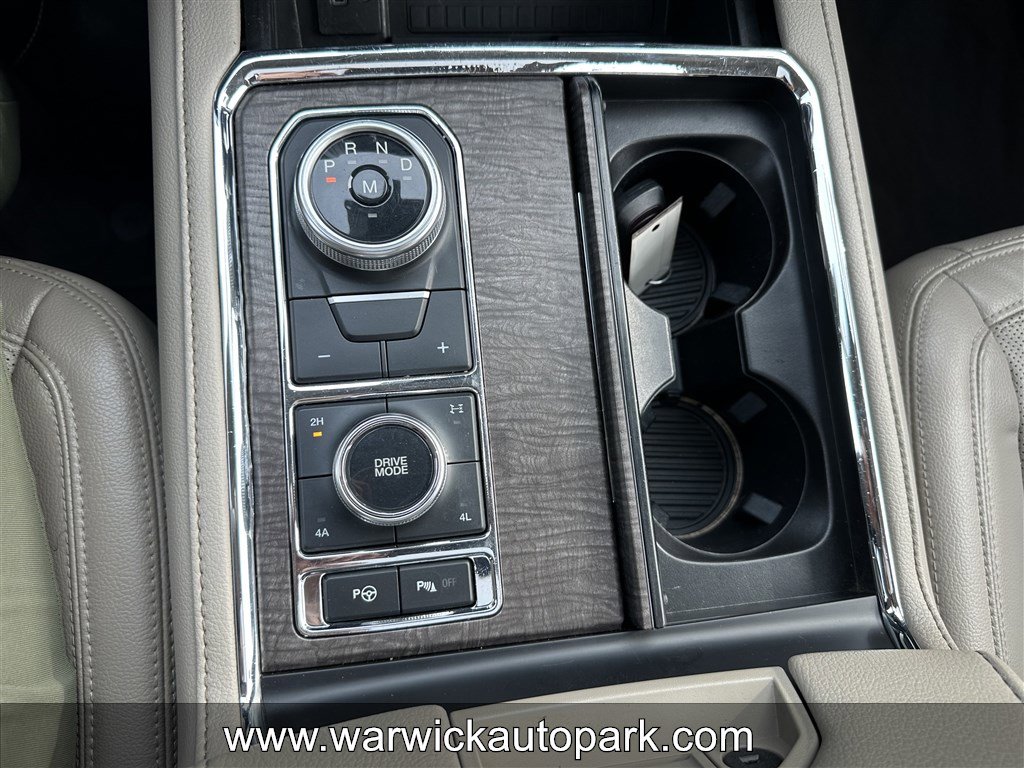 Used 2021 Ford Expedition Limited image 11