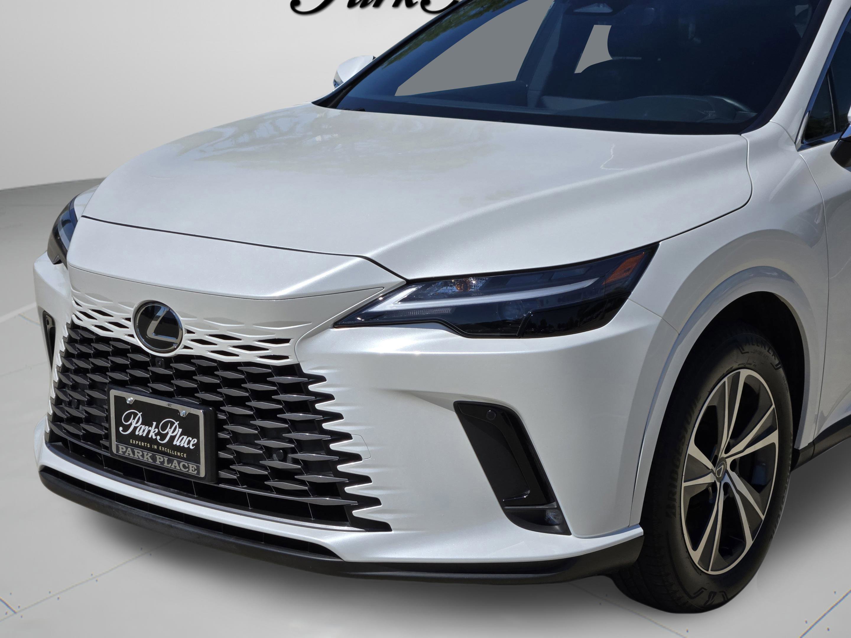 Used 2025 Lexus RX 350 Premium w/ Accessory Package (Z1) FWD image 37