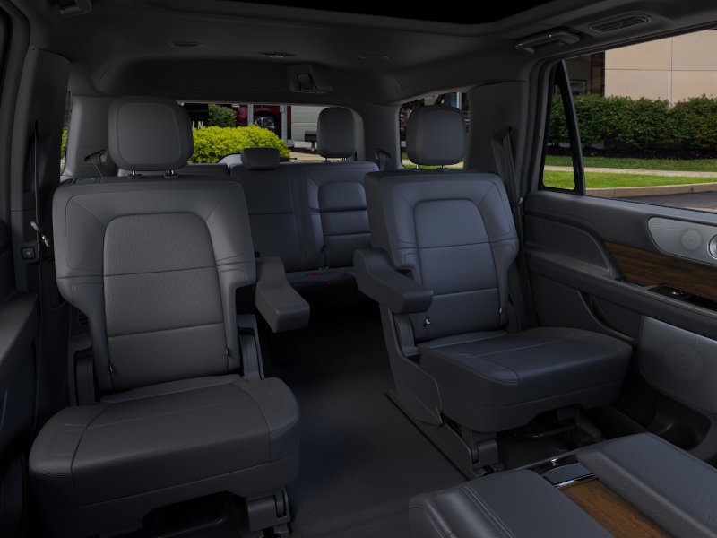 New 2024 Lincoln Navigator Reserve AWD/4WD image 11