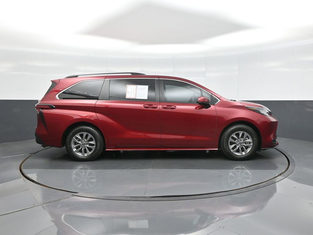 Used 2022 Toyota Sienna LE FWD image 8