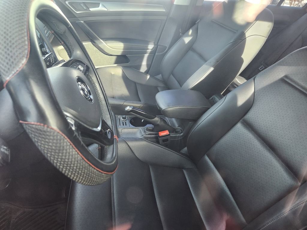 Used 2018 Volkswagen Golf Alltrack image 8