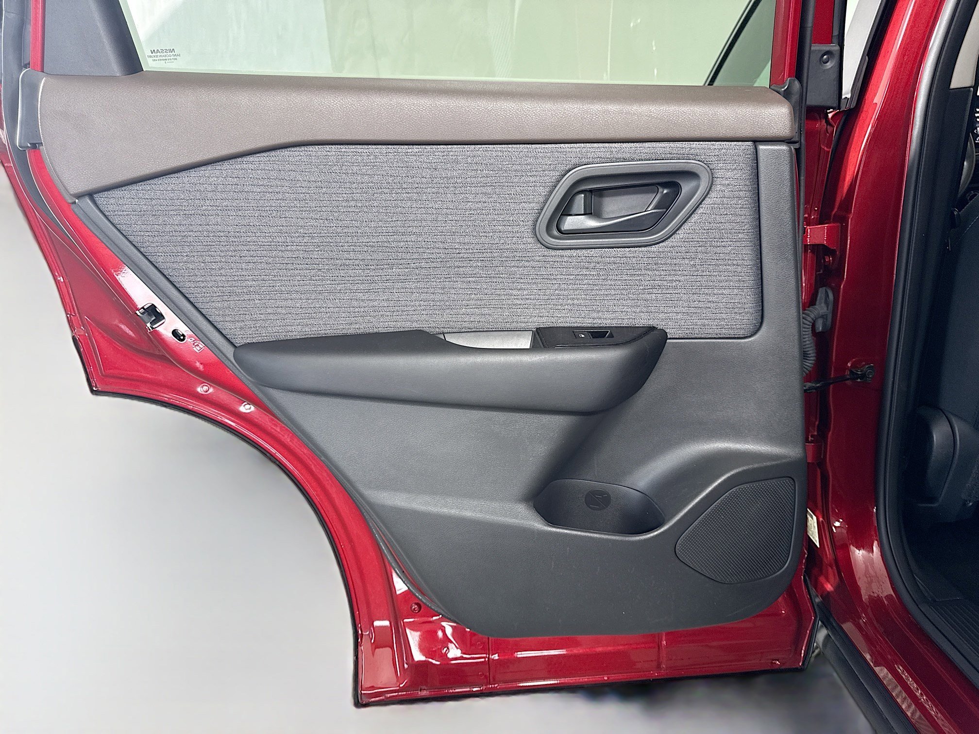 Used 2023 Nissan Rogue S image 26