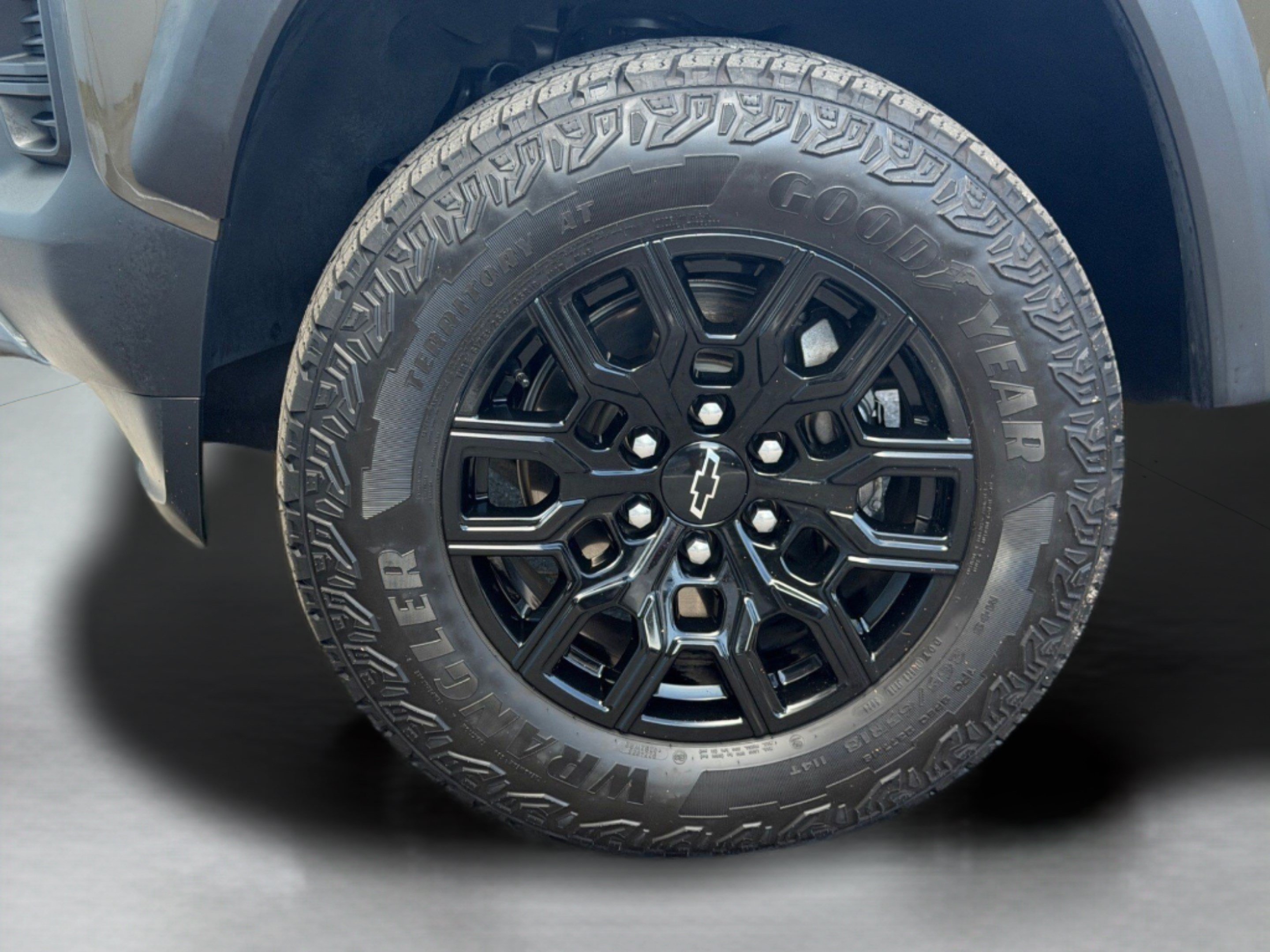 Used 2025 Chevrolet Colorado Trail Boss AWD/4WD image 45