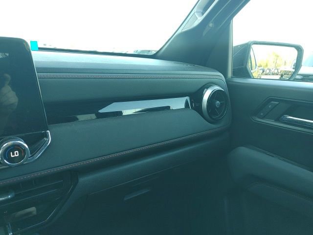 Used 2024 Chevrolet Colorado Z71 w/ Z71 Convenience Package 2 image 26