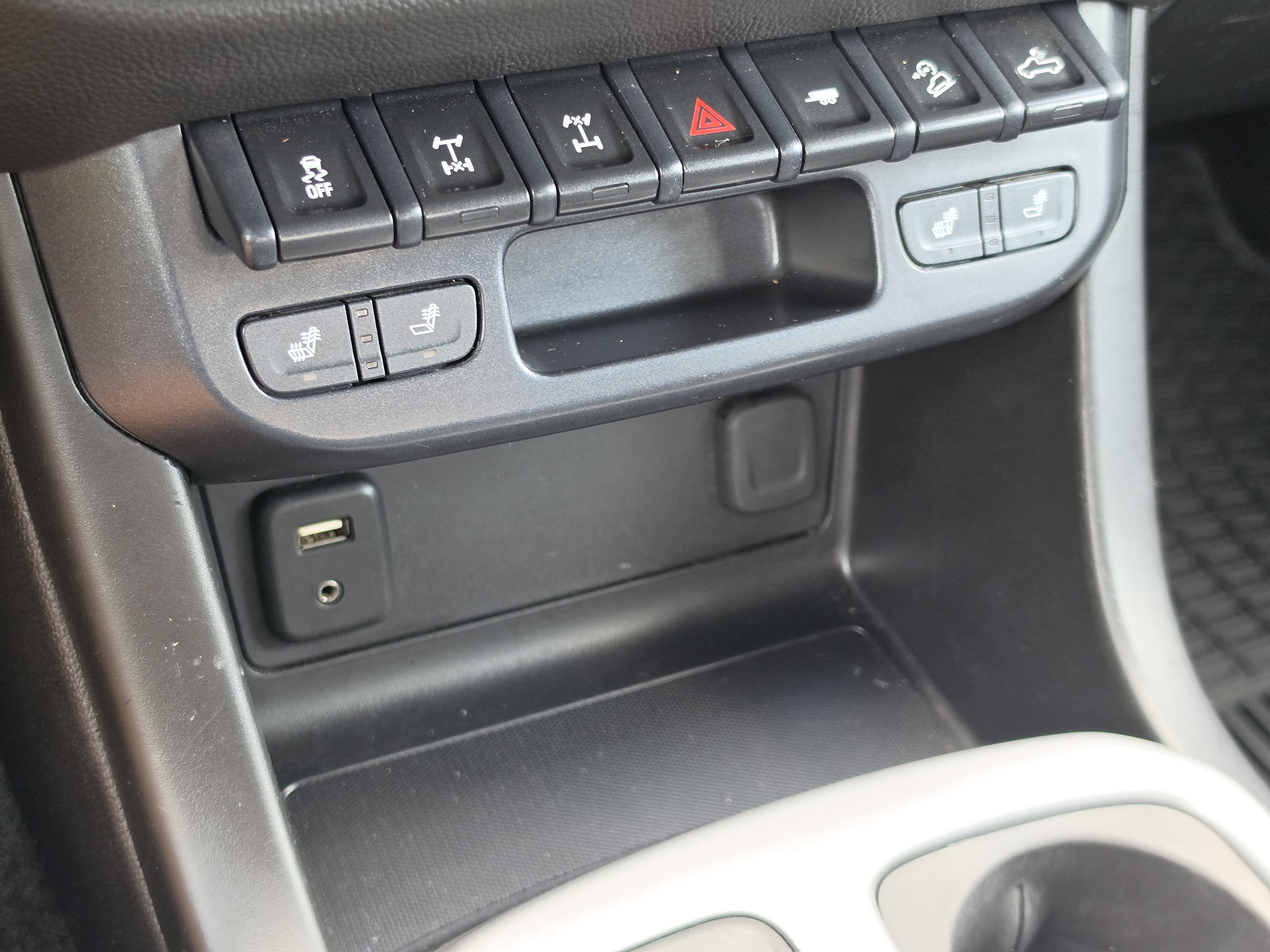 Used 2018 Chevrolet Colorado ZR2 w/ ZR2 Midnight Special Edition AWD/4WD image 23
