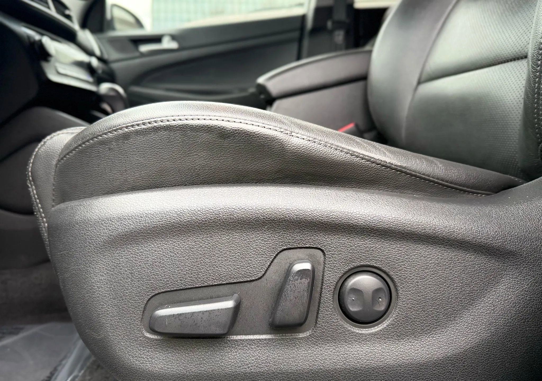 Used 2019 Hyundai Tucson Limited AWD/4WD image 26