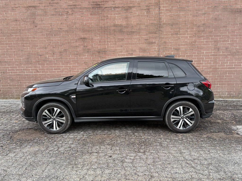 Used 2025 Mitsubishi Outlander Sport ES AWD/4WD image 2