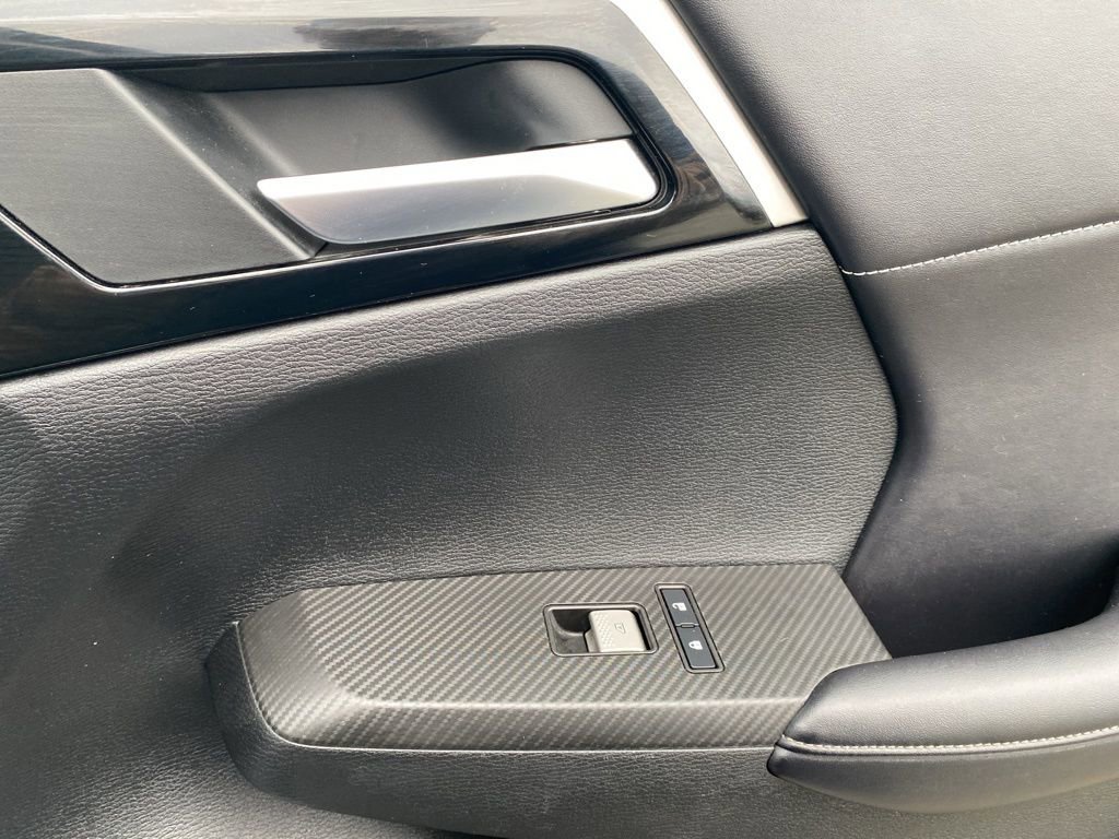 Used 2024 Mitsubishi Outlander SE image 10