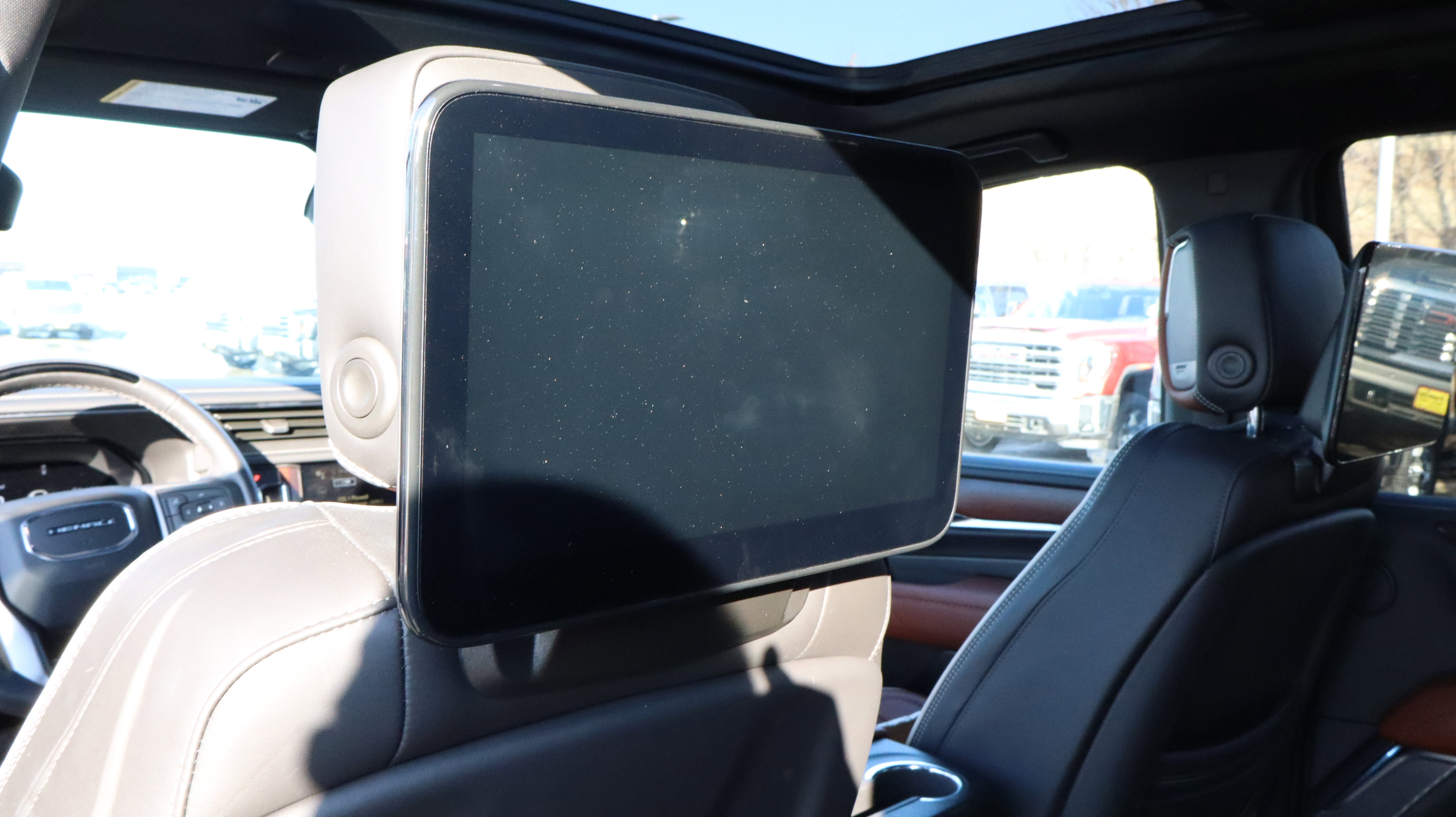 Certified 2024 GMC Yukon Denali Ultimate image 22