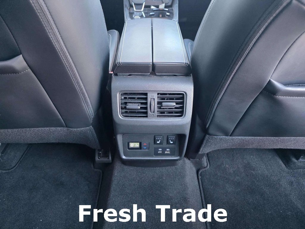 Used 2022 Nissan Rogue Platinum w/ Head-Up Display Package image 9