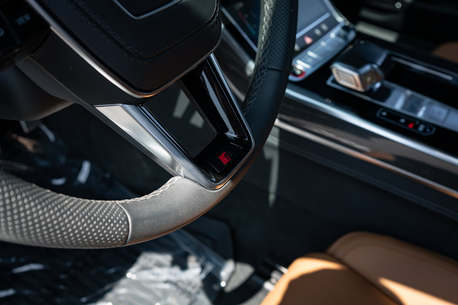 Used 2024 Audi S8 AWD/4WD image 30