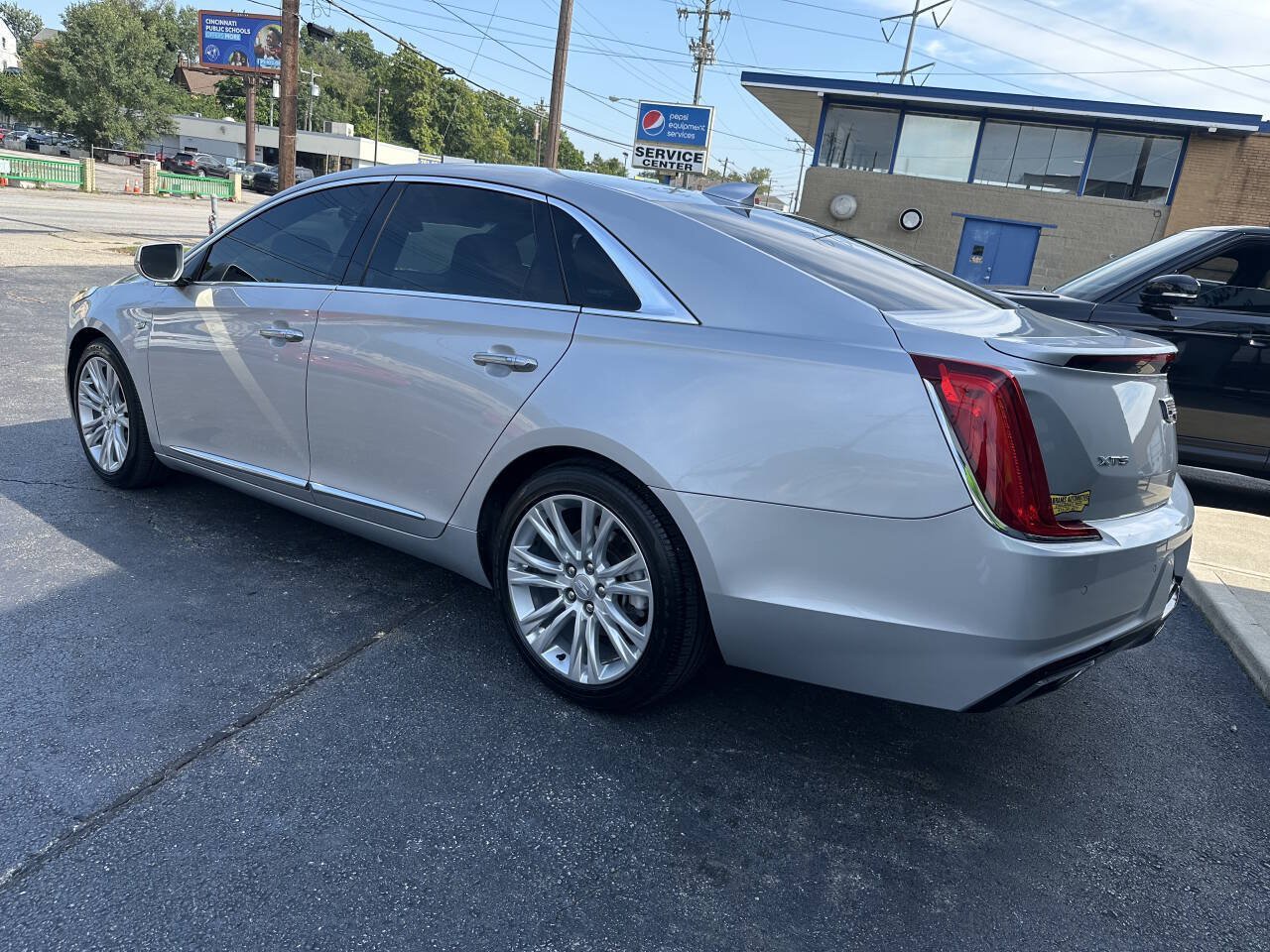 Used 2018 Cadillac XTS Luxury FWD image 3