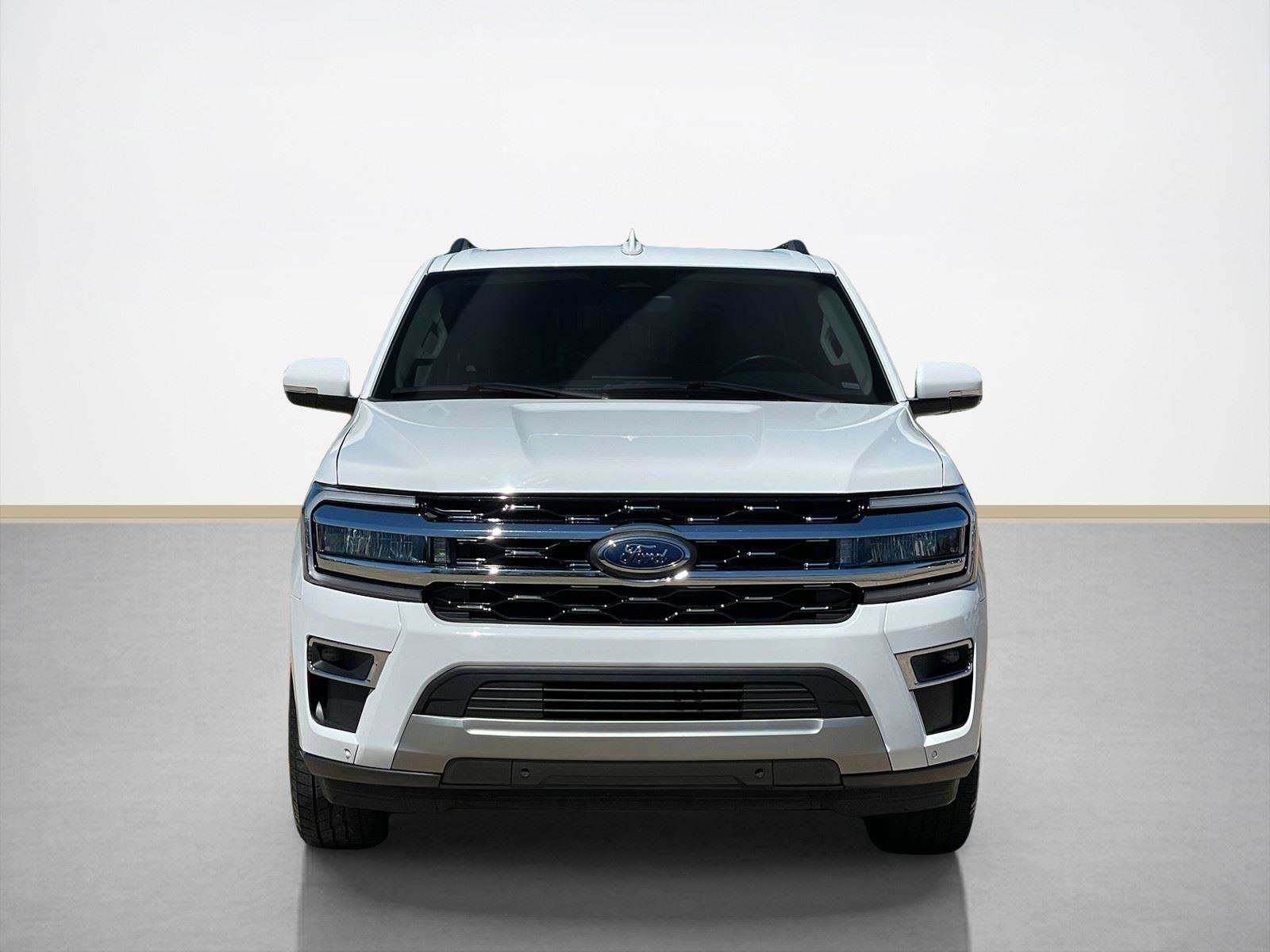 Used 2024 Ford Expedition Limited RWD image 2