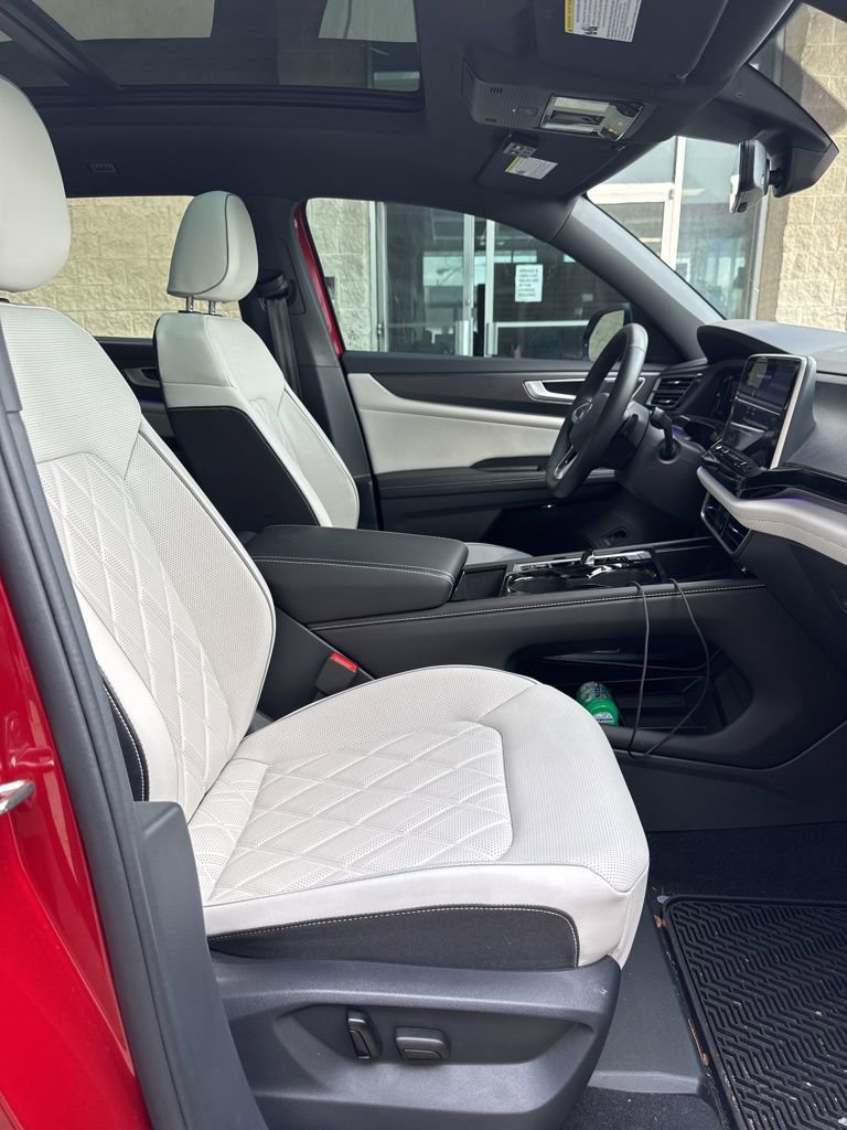 Used 2024 Volkswagen Atlas Cross Sport SEL Premium R-Line image 7