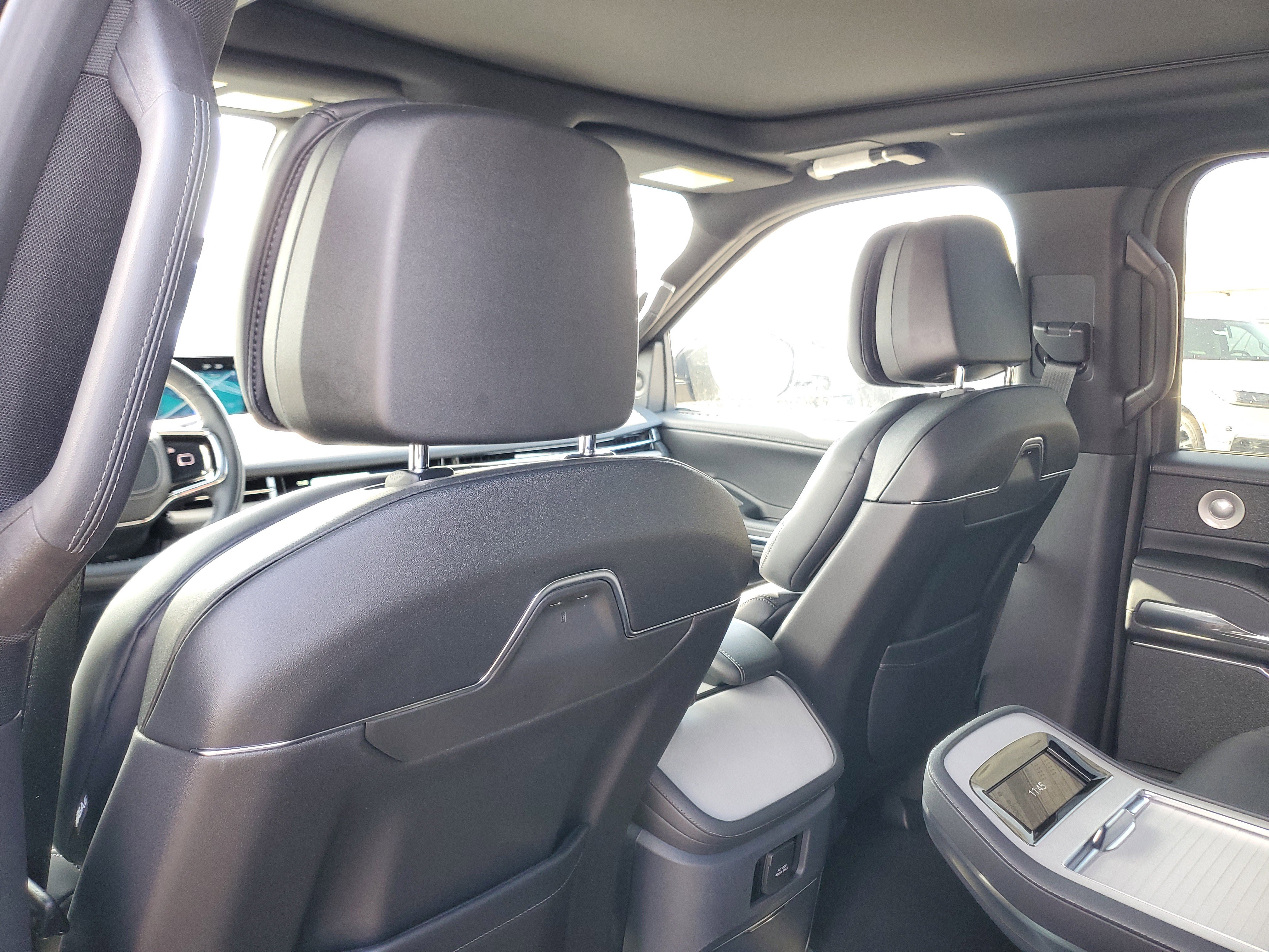 New 2026 Lincoln Navigator Reserve w/ Jet Appearance Package image 28